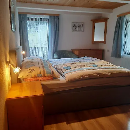 宾馆 Landgasthaus Birkegg 洛伊塔施